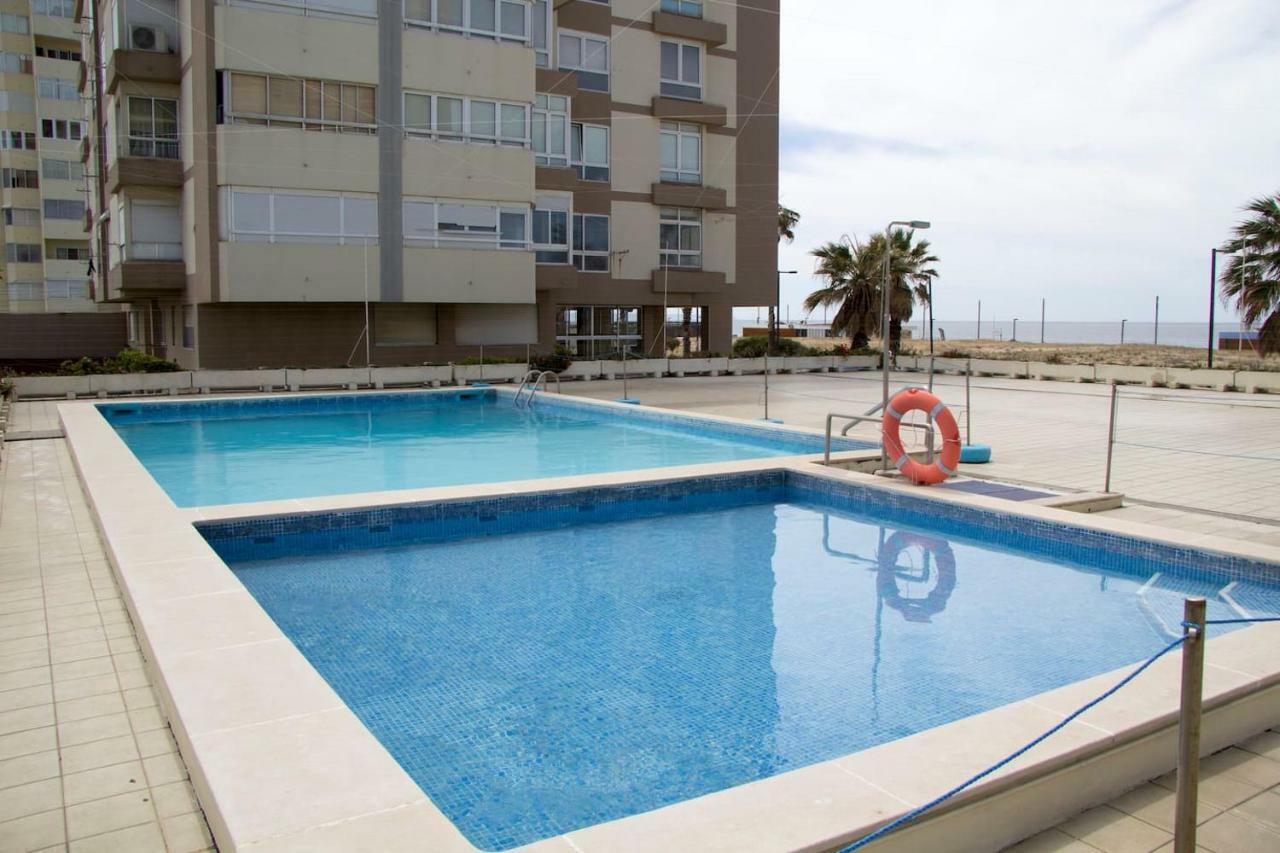 Wonderful Studio Apartment In Front Of The Beach Costa da Caparica Exterior foto